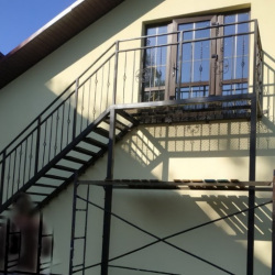 Межэтажные лестницы